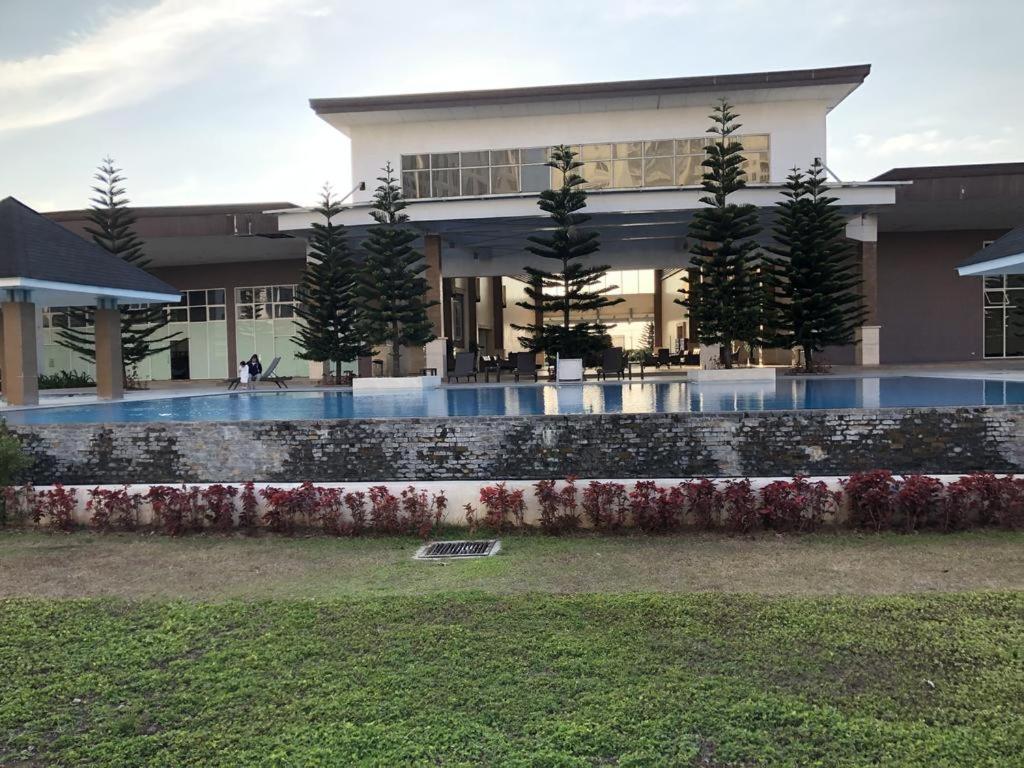 Smdc Tagaytay Taal Lake Condo Cook Netflix No Balcony No Free Parking Tagaytay City Екстериор снимка