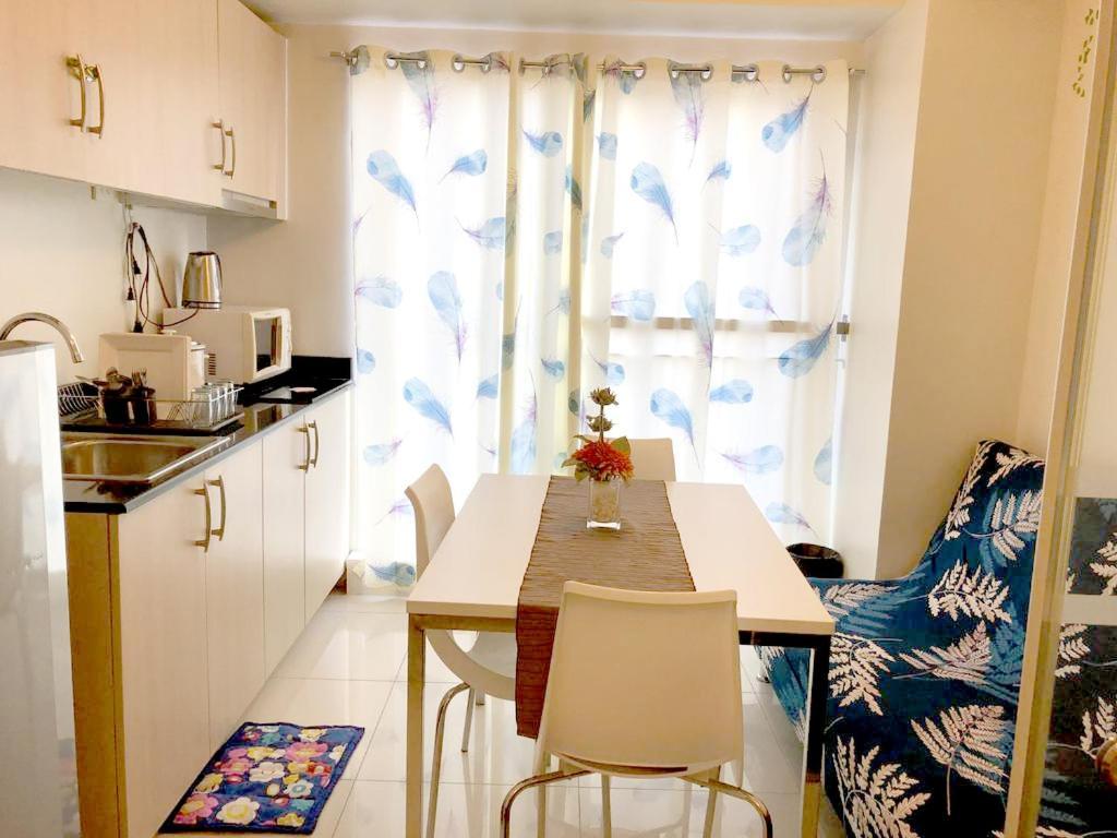 Smdc Tagaytay Taal Lake Condo Cook Netflix No Balcony No Free Parking Tagaytay City Екстериор снимка